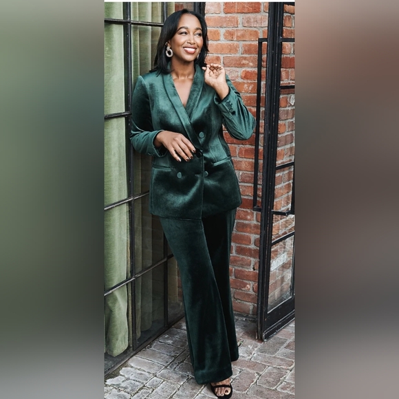 Express, NWOT Editor Super High Waisted Velvet Flare Trouser Pant Sz 6R - Picture 8 of 13